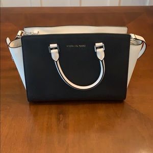 Michael Kors Large Selma Top Zip Satchel Bag